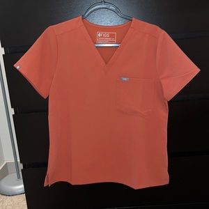 figs catarina one pocket scrub top